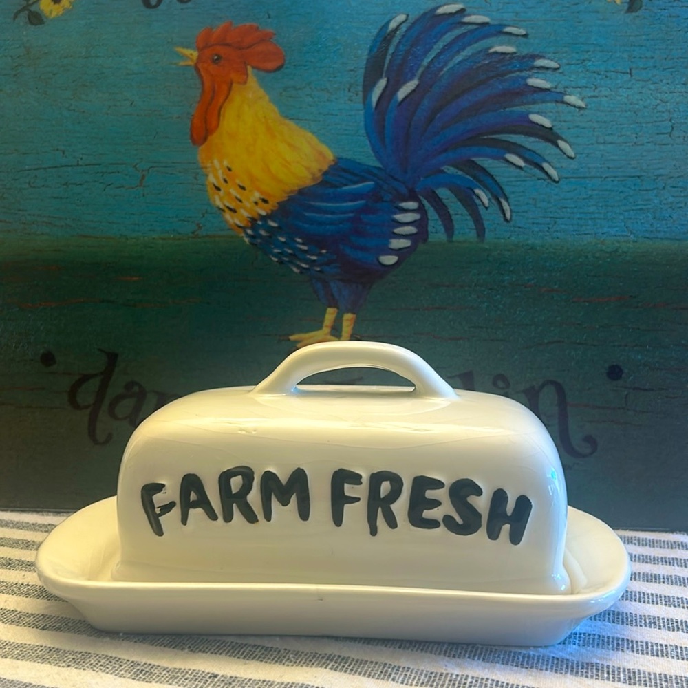 White Ceramic butter Dish (words FARM FRESH)
